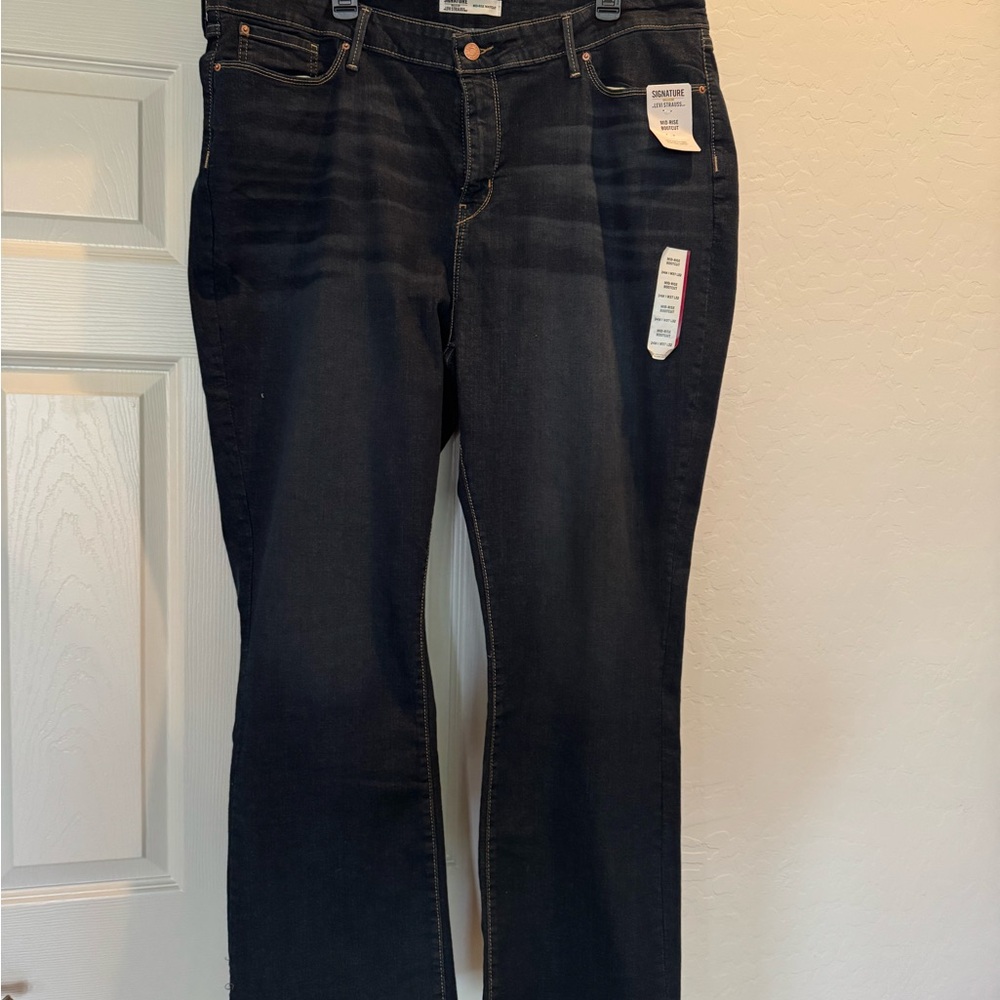 Signature Levi Strauss Women's Blue Mid Rise Bootcut Jeans Plus Size 24M
